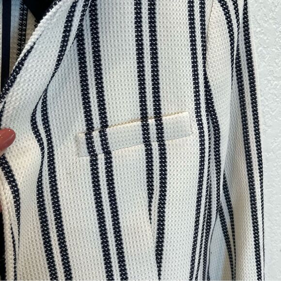 Zara Woman Striped Textured Single Button Blazer in Ivory and Navy size Small - Picture 6 of 14
